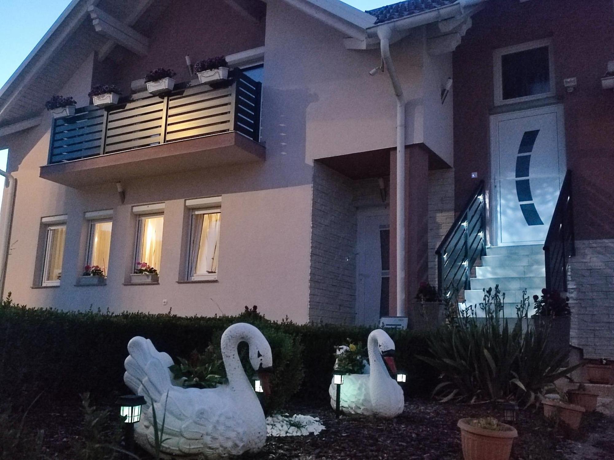 Apartman Swans Otocac Exterior photo